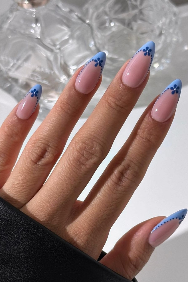 19 Chic Blue French Tips for When You Want Something Pretty but Unexpected 19 Chic Blue French Tips for When You Want Something Pretty but Unexpected