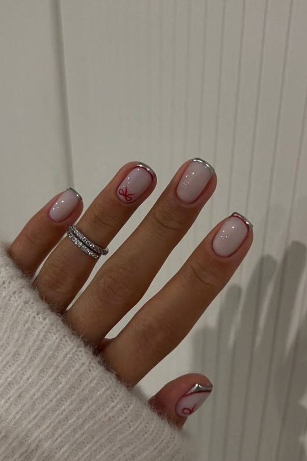 22 Goregous Short Winter Nails for Your Next Cozy-Girl Manicure