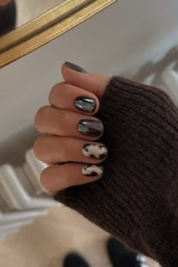 22 Goregous Short Winter Nails for Your Next Cozy-Girl Manicure