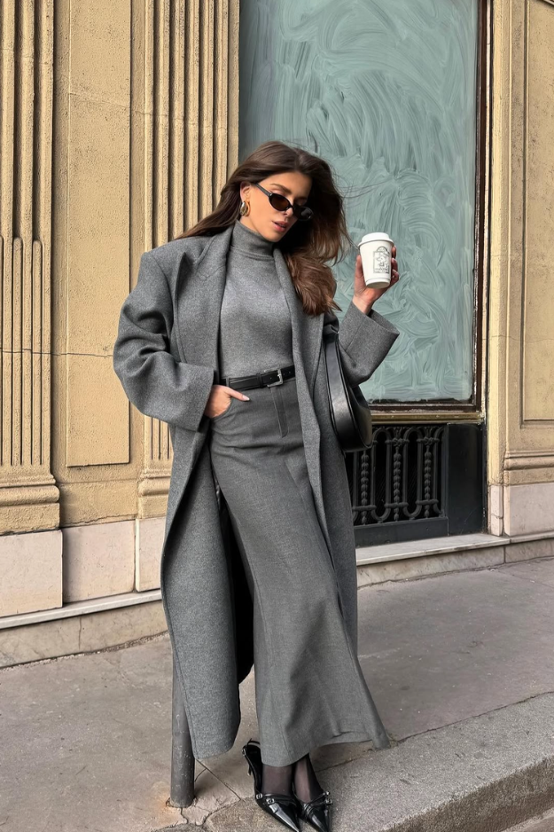 26 Paris Winter Outfits That Look Like They Belong on a French It-Girl