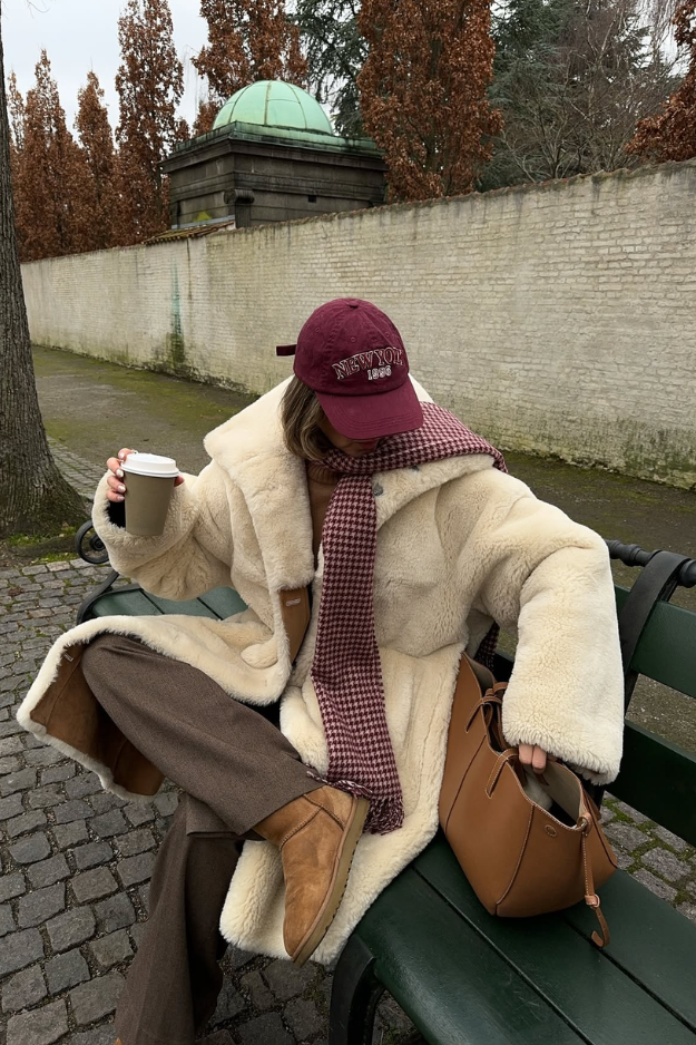 26 Paris Winter Outfits That Look Like They Belong on a French It-Girl
