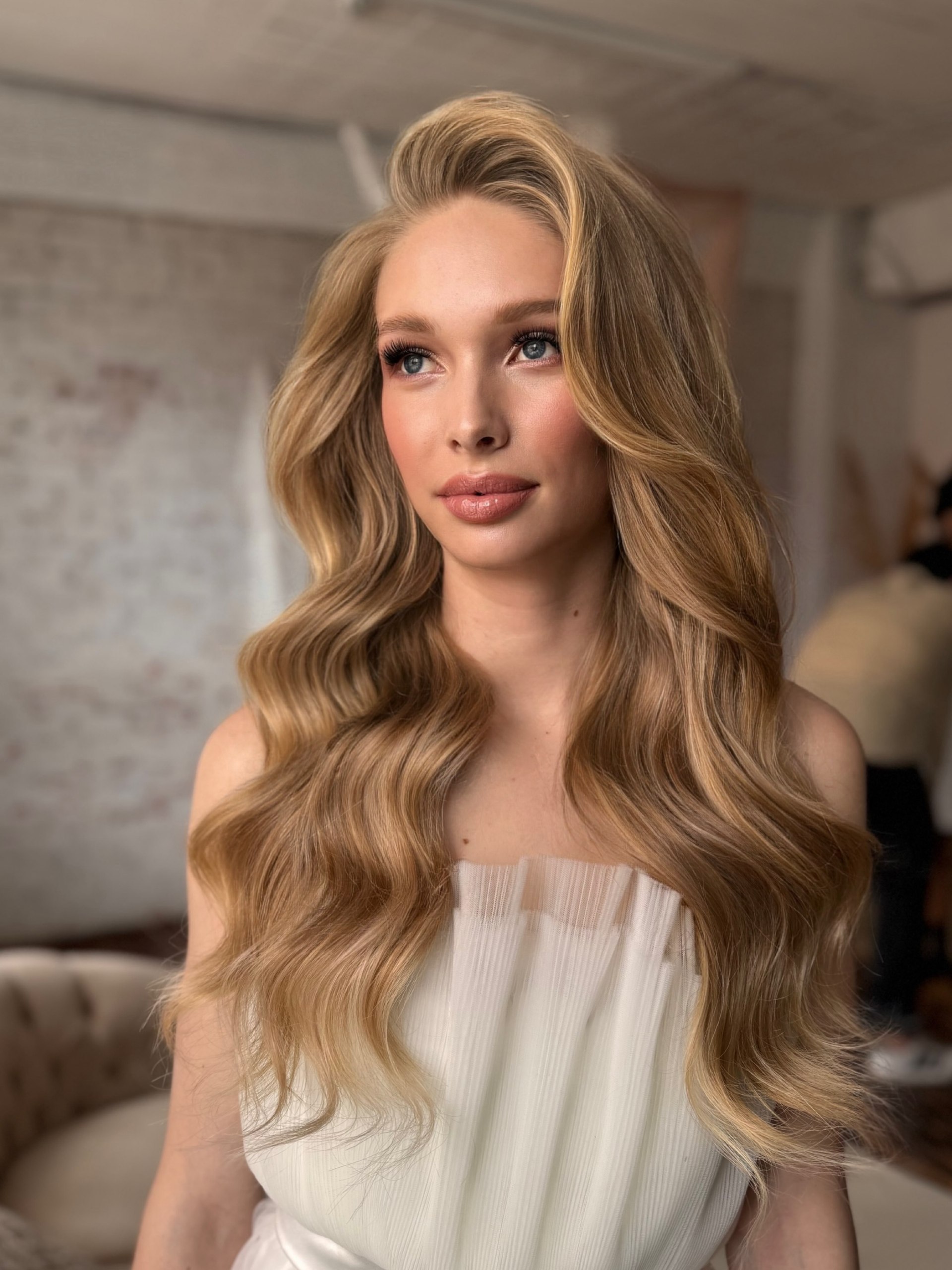 Voluminous Honey Blonde Hollywood Waves