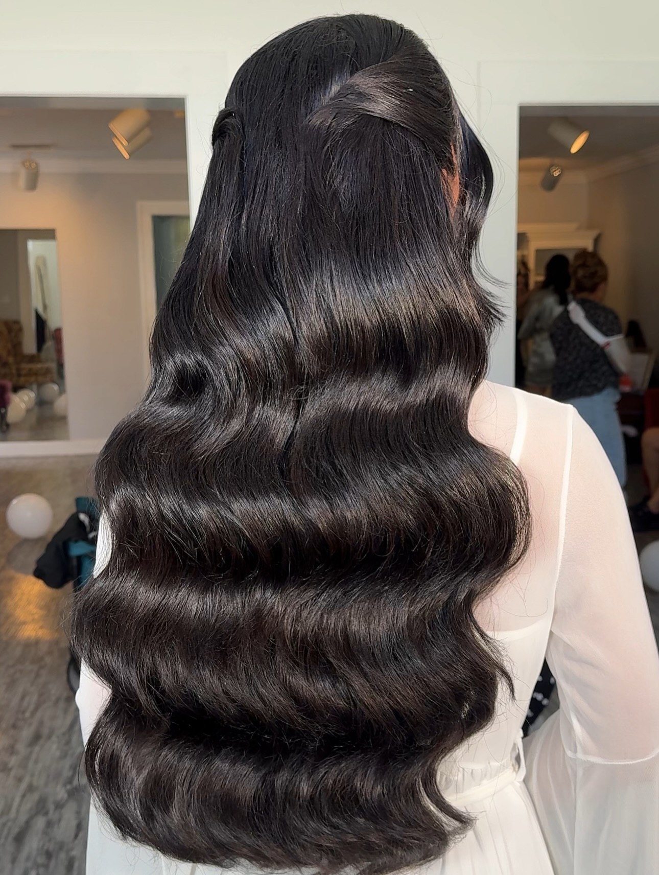 Hollywood Waves With A Twisted Half-Up Accent
