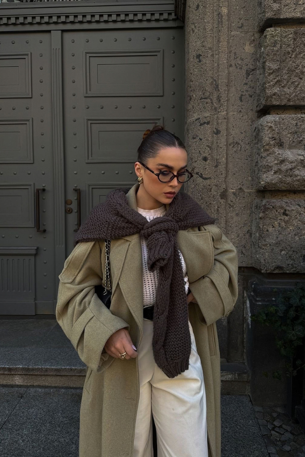 19 October Outfits That Nail That Perfect In-Between-Weather Dressing