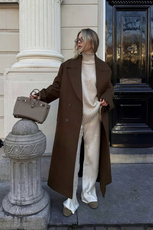19 October Outfits That Nail That Perfect In-Between-Weather Dressing