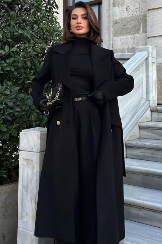 24 Cozy-but-Sexy Winter Date Night Outfits for Looking Hot Without Freezing