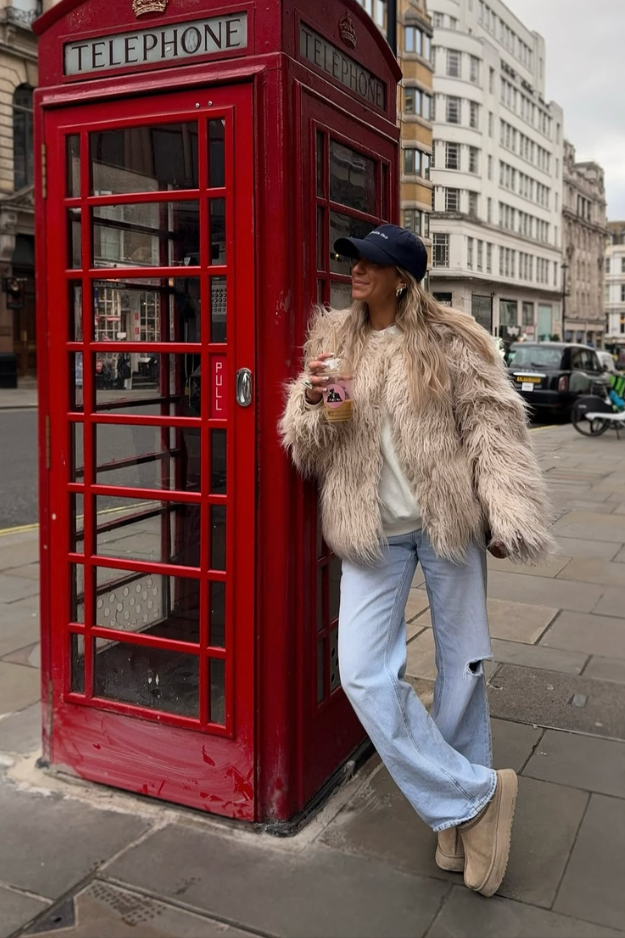 24 Cozy-but-Sexy Winter Date Night Outfits for Looking Hot Without Freezing