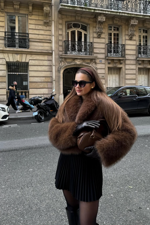 24 Cozy-but-Sexy Winter Date Night Outfits for Looking Hot Without Freezing