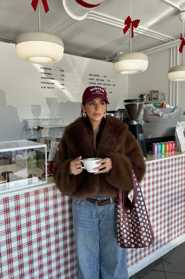 30 NYC Winter Outfit Ideas for Coffee Runs, Dinner Dates, and City Days