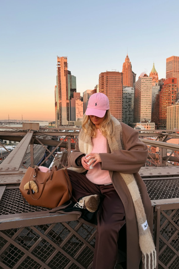 30 NYC Winter Outfit Ideas for Coffee Runs, Dinner Dates, and City Days