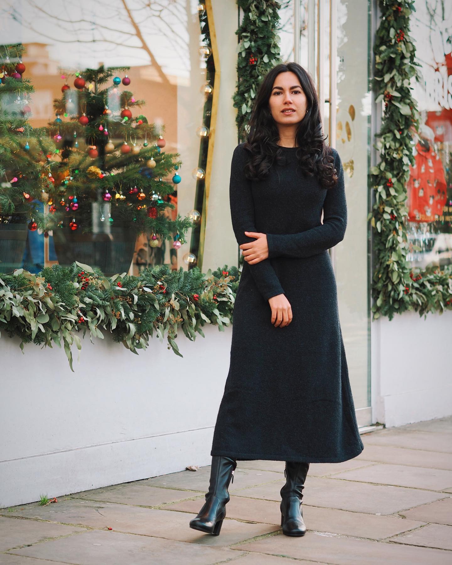 Elegant Charcoal Knit Dress With Black Leather Boots
