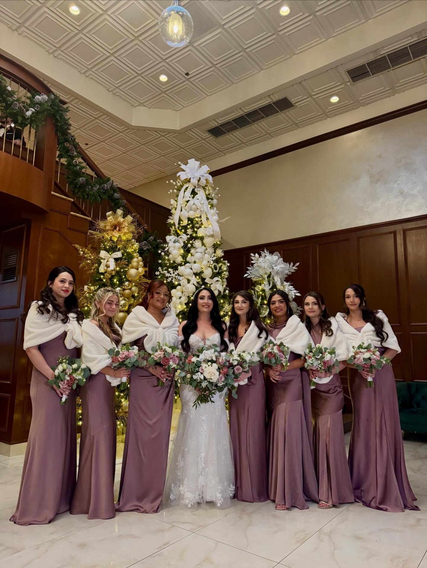 Muted Mauve Bridesmaid Dresses With Cream Faux Fur Shawls