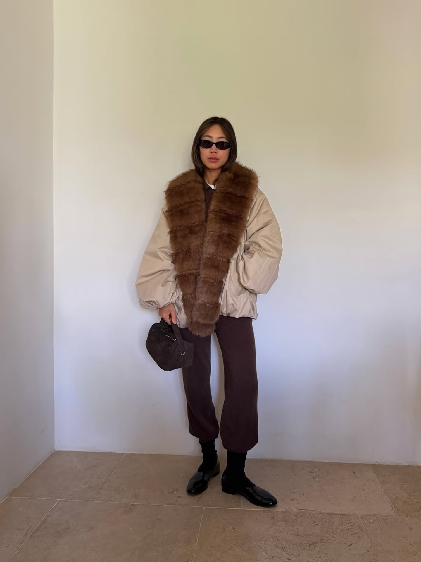 Chic Puffer With Faux Fur Collar And Joggers