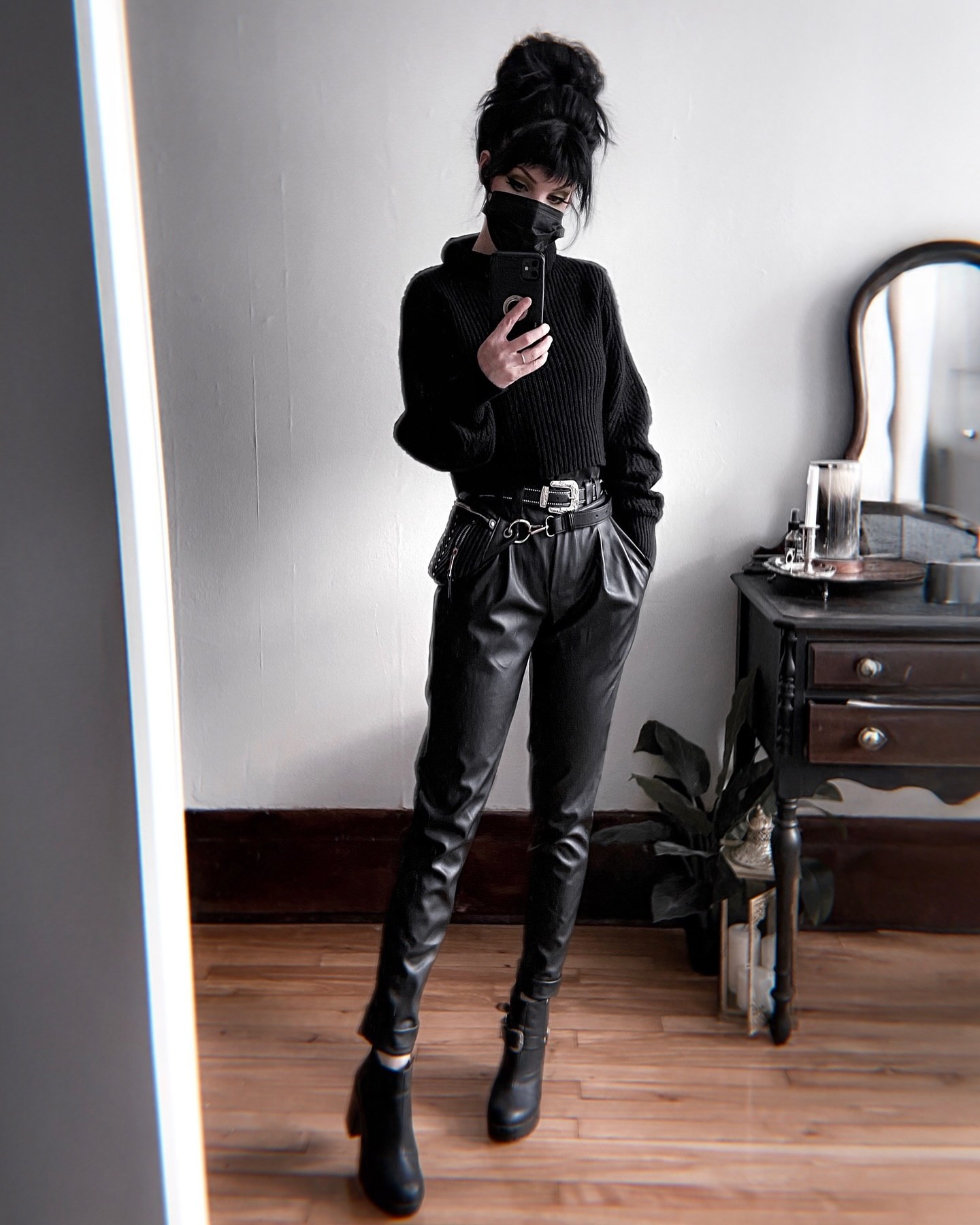 Monochromatic Black Leather & Knit Winter Look