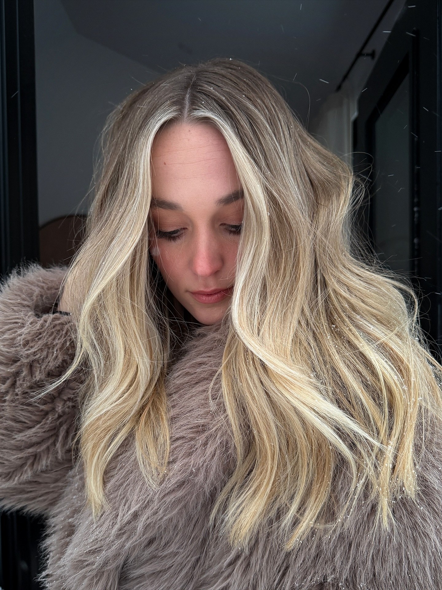Golden Honey Blonde Waves With Face Framing