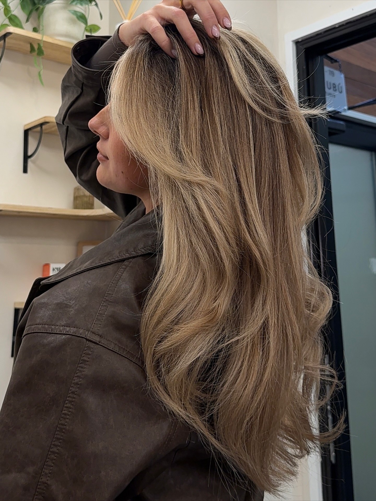 Blended Bronde Waves With Face-Framing Layers
