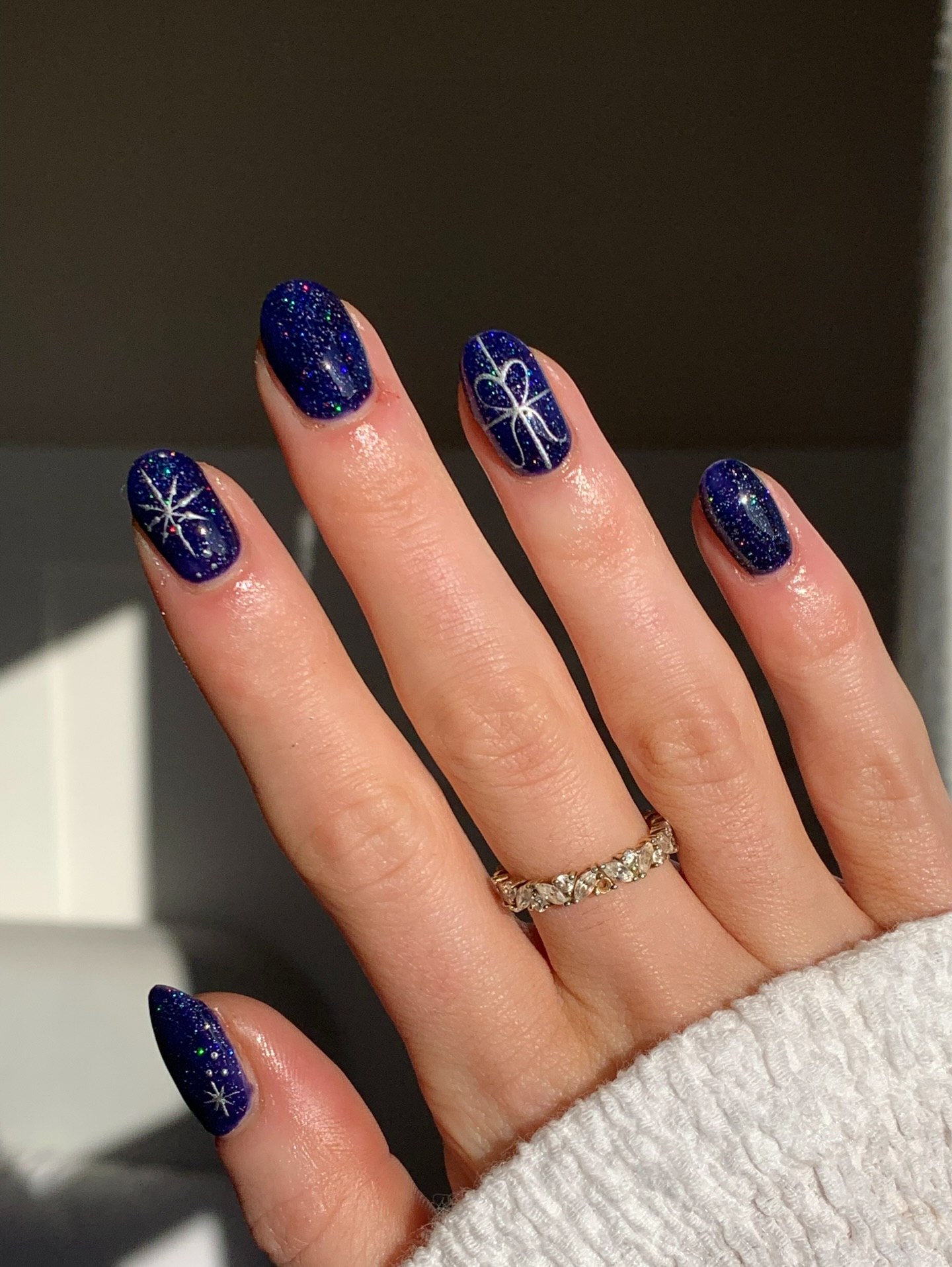 Deep Navy Glitter Starburst Accent Nails