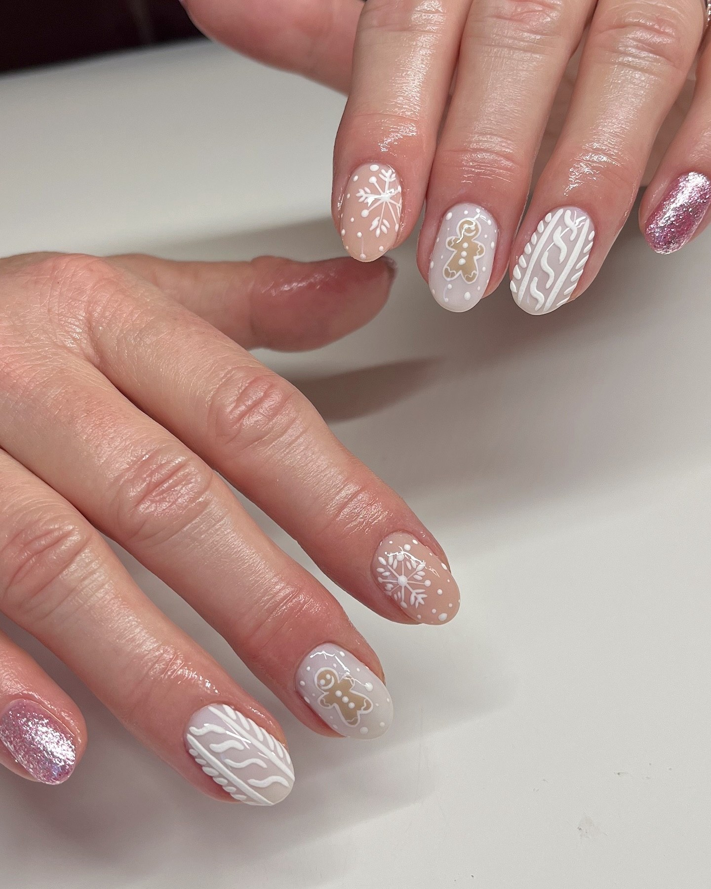 Gingerbread & Snowflakes Oval Winter Nails