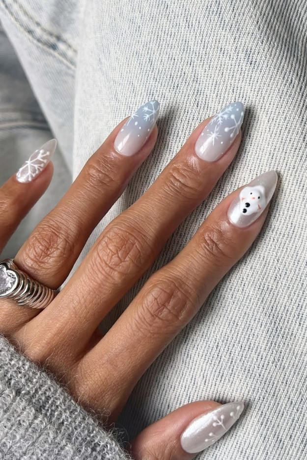 17 Christmas Winter Nails Worth Screenshotting Before Your December Appointment