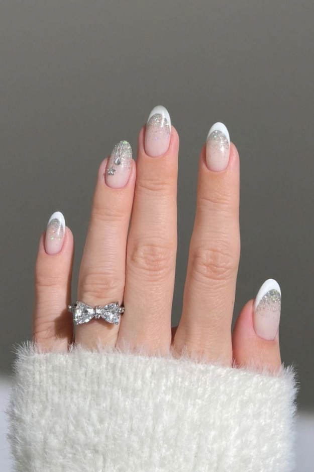17 Christmas Winter Nails Worth Screenshotting Before Your December Appointment