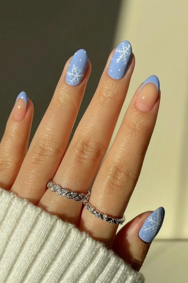 17 Christmas Winter Nails Worth Screenshotting Before Your December Appointment