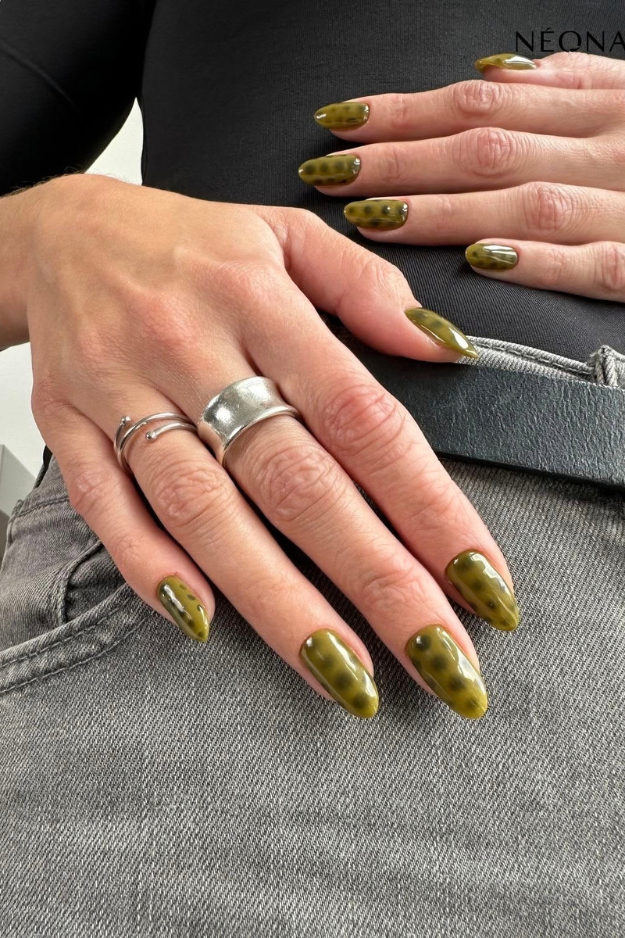 21 Gorgeous November Nail Ideas for That Perfect Late-Fall Aesthetic