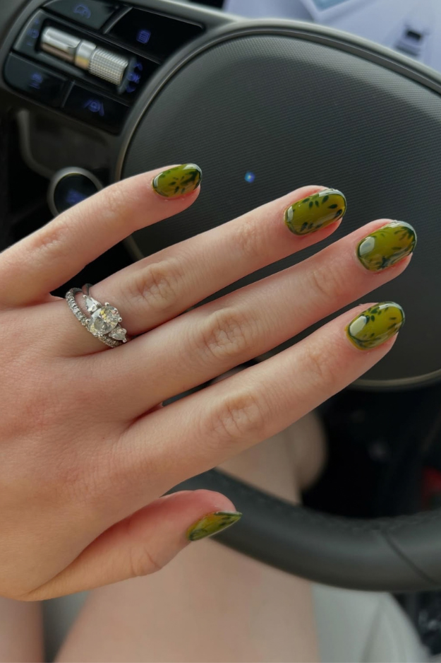 21 Gorgeous November Nail Ideas for That Perfect Late-Fall Aesthetic