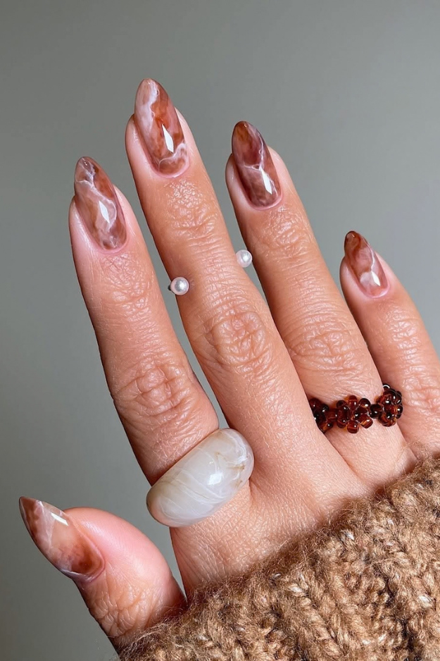 21 Gorgeous November Nail Ideas for That Perfect Late-Fall Aesthetic