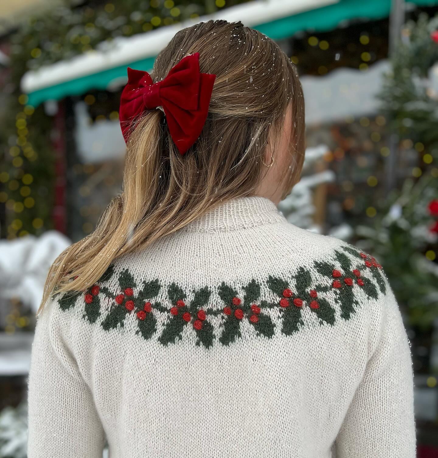 Velvet Bow Accent Winter Ponytail