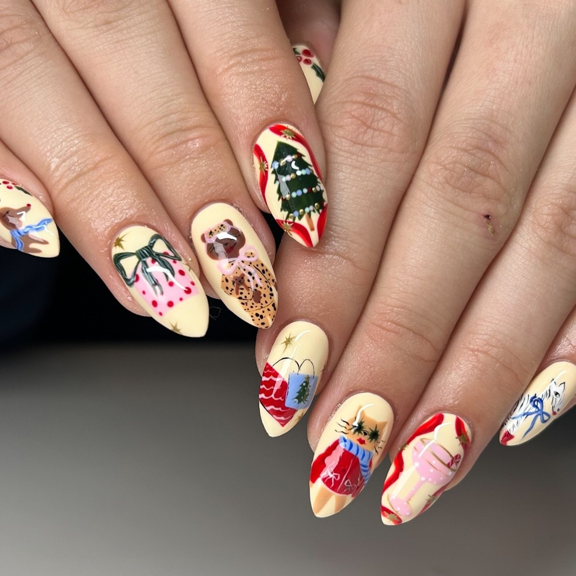Vintage Christmas Cartoon Nail Art Almond Shape