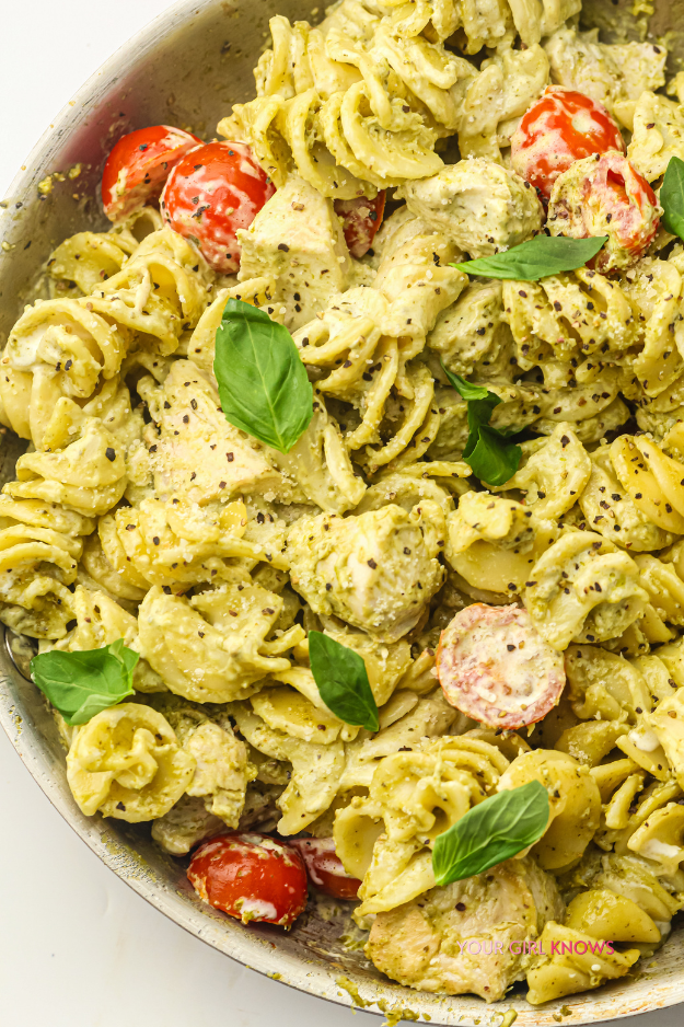 The 30-Minute Chicken Pesto Pasta That Makes Weeknight Dinner Feel Fancy The 30-Minute Chicken Pesto Pasta That Makes Weeknight Dinner Feel Fancy