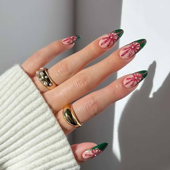 Nude Medium Almond Christmas Pattern Nails, миндаль — Christmas Nail Designs