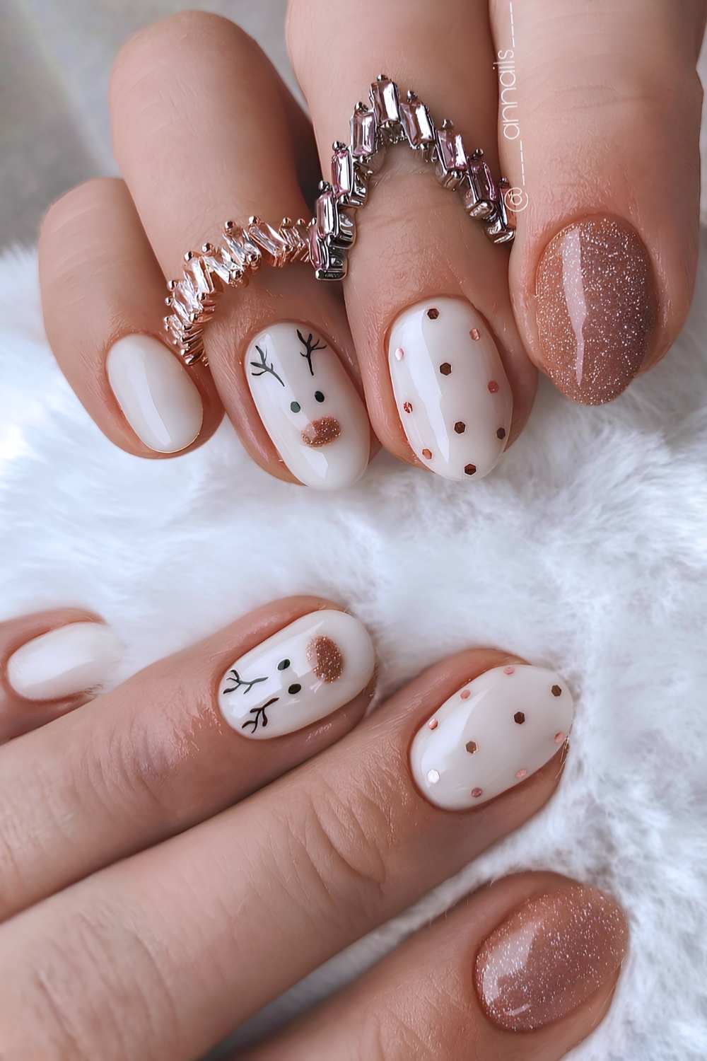 Short Oval Beige Reindeer Face Nails — Christmas Nail Designs