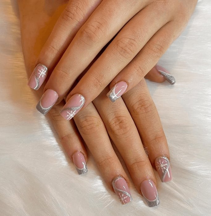 Medium Square Nude Silver Glitter French And Snowflakes, нюдовая база — Silver Christmas Nails
