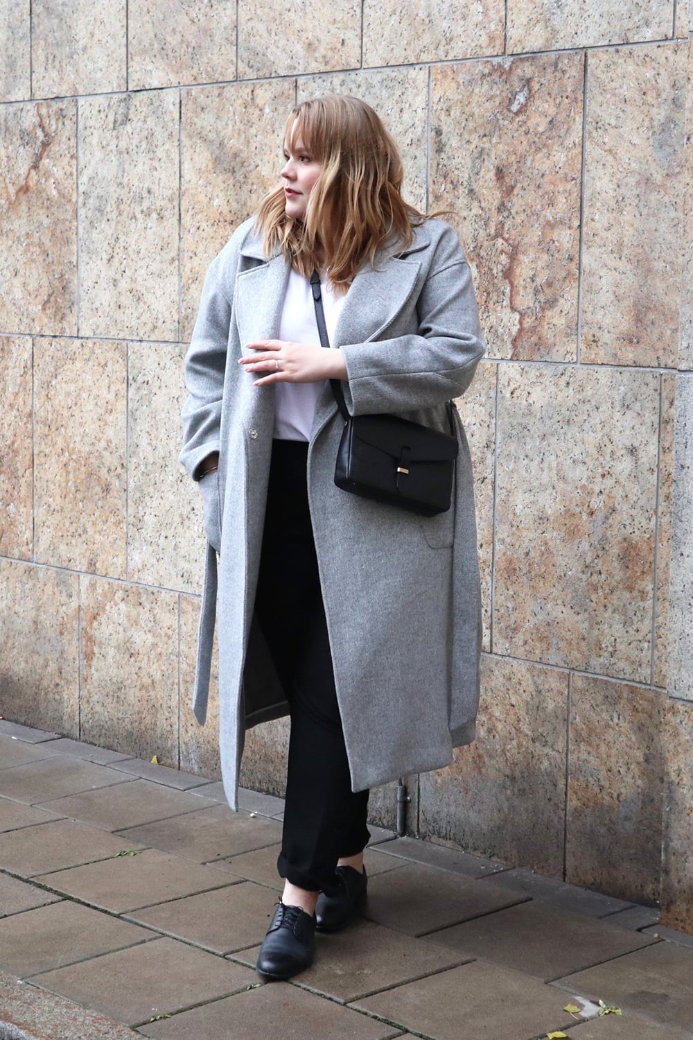 Long Gray Wool Coat With White T-shirt And Black Trousers — Plus Size Winter Outfits