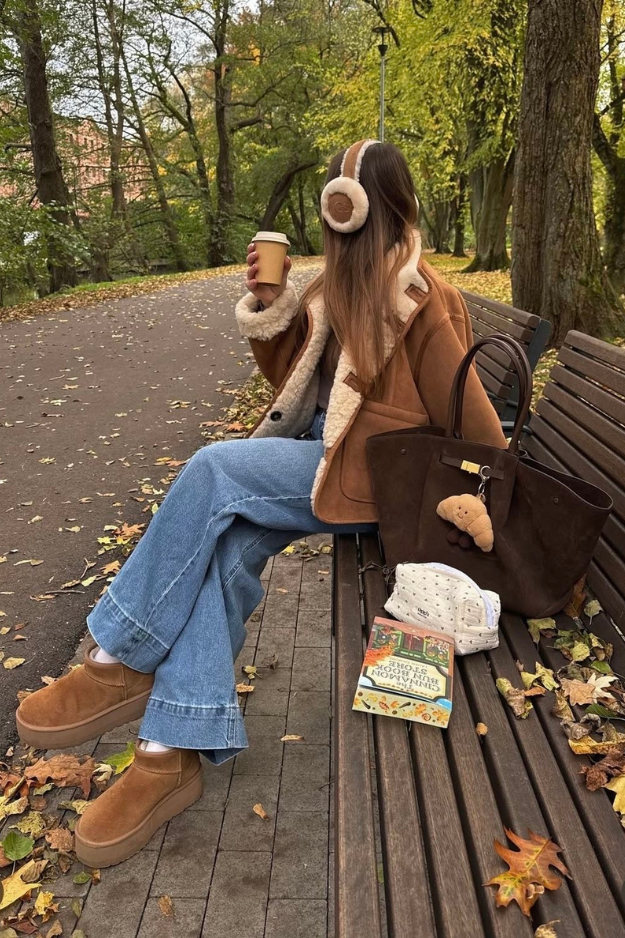 23 Thanksgiving Outfits That Look Chic Enough for Photos but Cozy Enough for Seconds