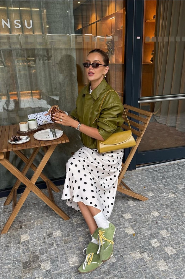 23 Thanksgiving Outfits That Look Chic Enough for Photos but Cozy Enough for Seconds