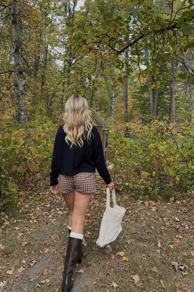 23 Thanksgiving Outfits That Look Chic Enough for Photos but Cozy Enough for Seconds