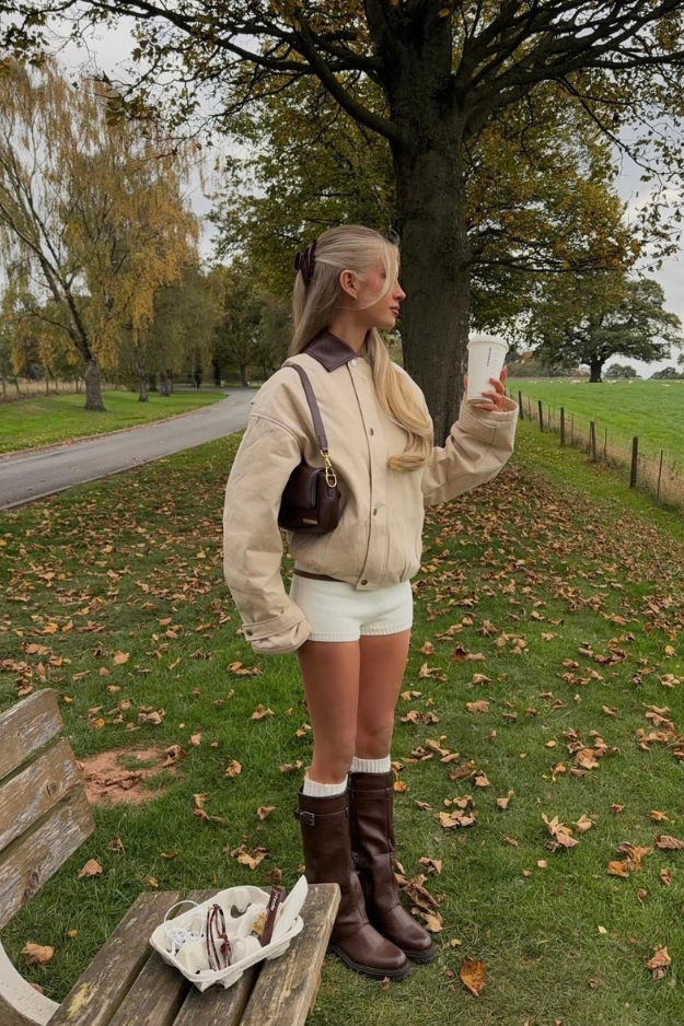 23 Thanksgiving Outfits That Look Chic Enough for Photos but Cozy Enough for Seconds