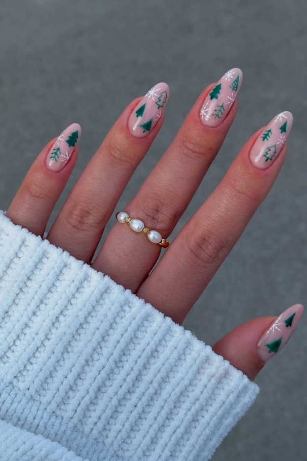 19 Green Christmas Nails to Save Before Your December Appointment