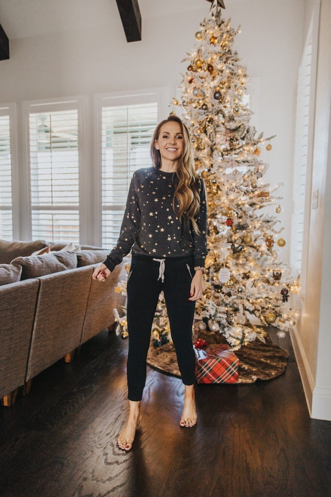 Gray sweatshirt with gold star print and jogger pants — Christmas Eve Outfits