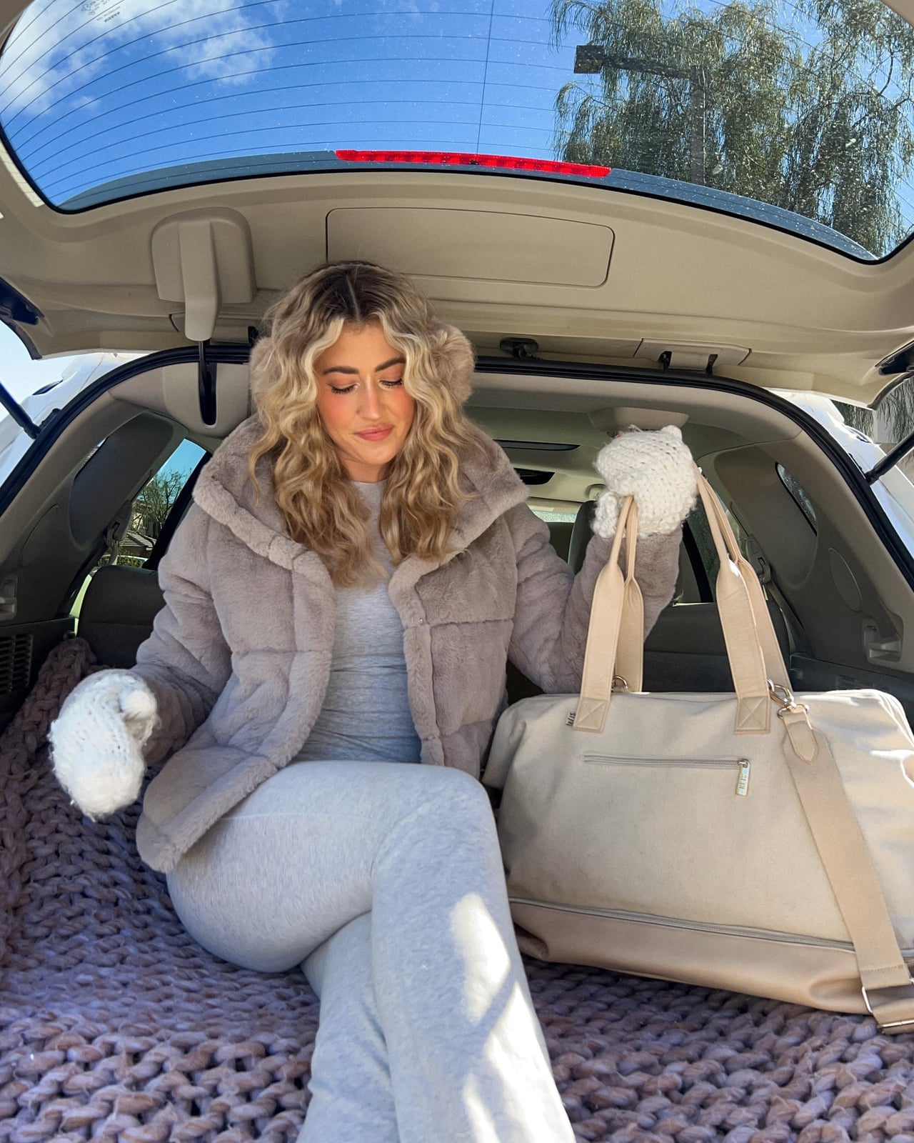 Gray faux fur puffer jacket with knit set Gray faux fur puffer jacket with knit set — Cozy Winter Outfits