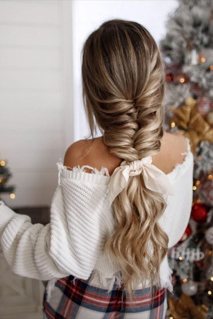 Fishtail Braid With Satin Ribbon Bow Fishtail Braid With Satin Ribbon Bow — Holiday Hairstyles