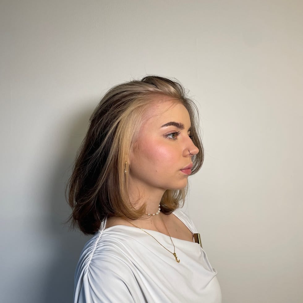Collarbone Bob With Curtain Bangs And Blonde Peekaboo — Peekaboo Hair Ideas