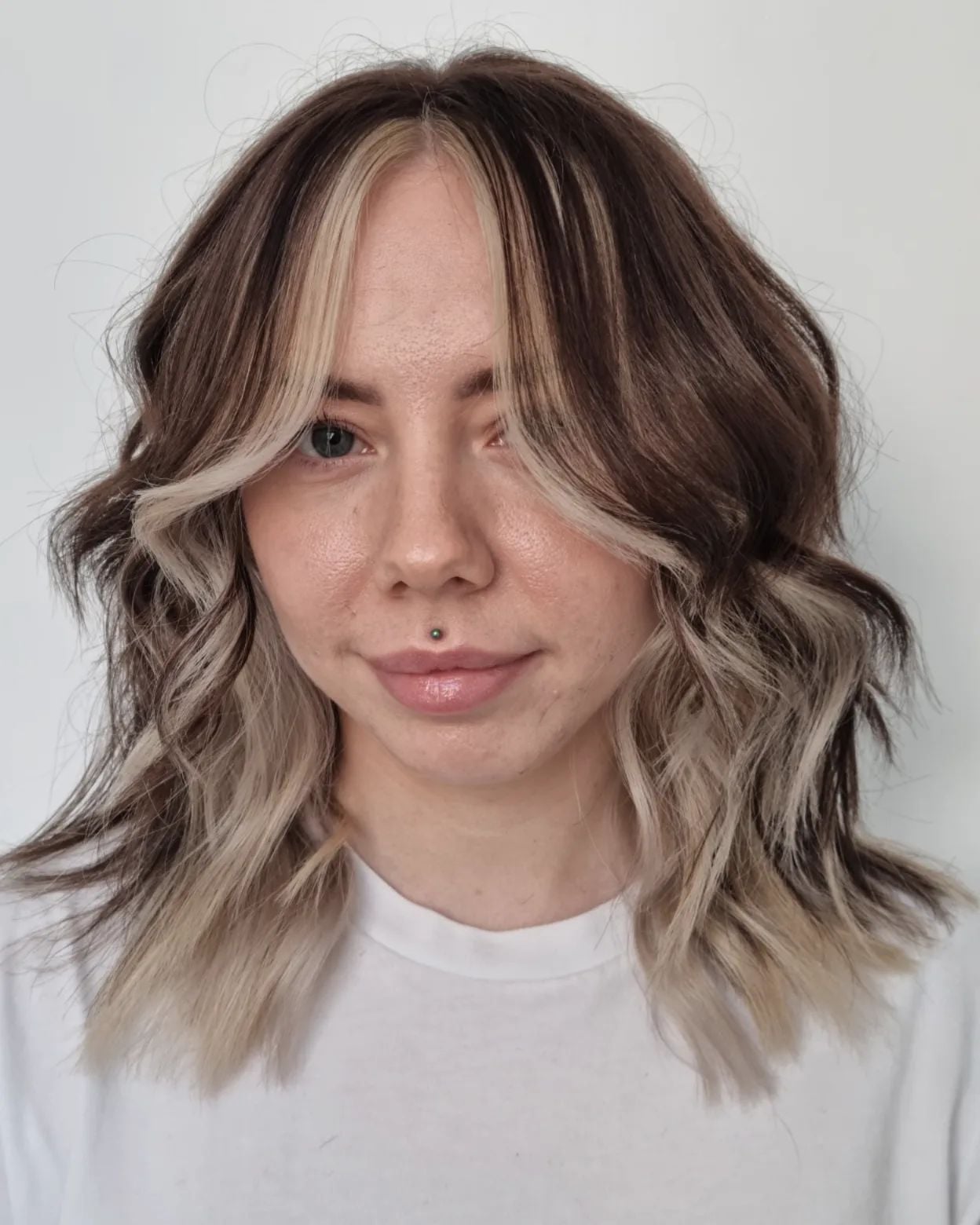 Shoulder Length With Light Blonde Strands — Peekaboo Hair Ideas