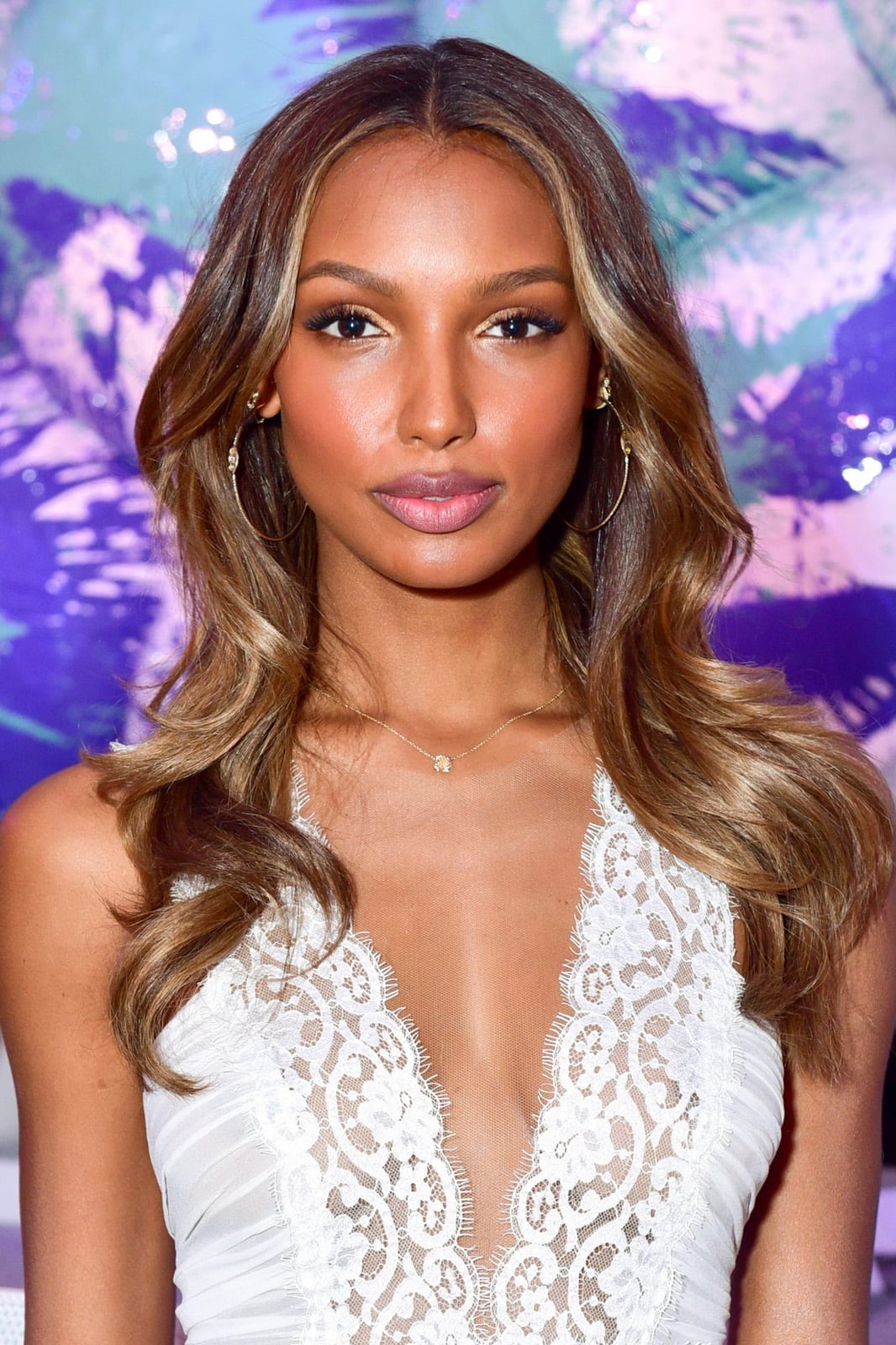 Collarbone Waves With Caramel & Honey Dimension — Highlight Ideas on Brown Hair