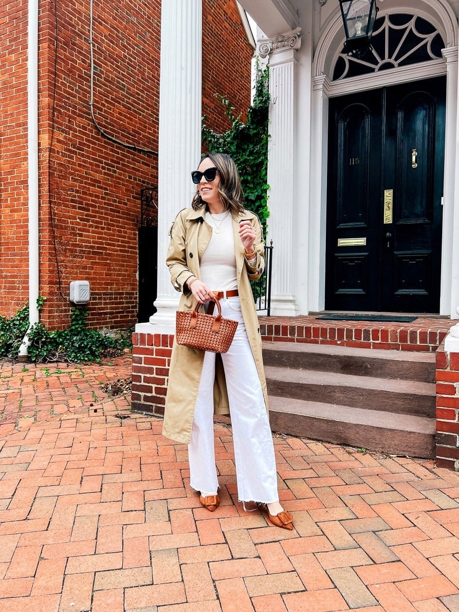 White Wide-Leg Trousers with a T-Shirt and Trench Coat White Wide-Leg Trousers with a T-Shirt and Trench Coat — Aesthetic White Pants Outfits