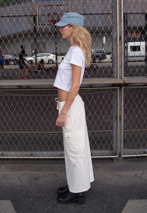 White Wide-Leg Cargo Pants with a Cropped T-Shirt White Wide-Leg Cargo Pants with a Cropped T-Shirt — Aesthetic White Pants Outfits