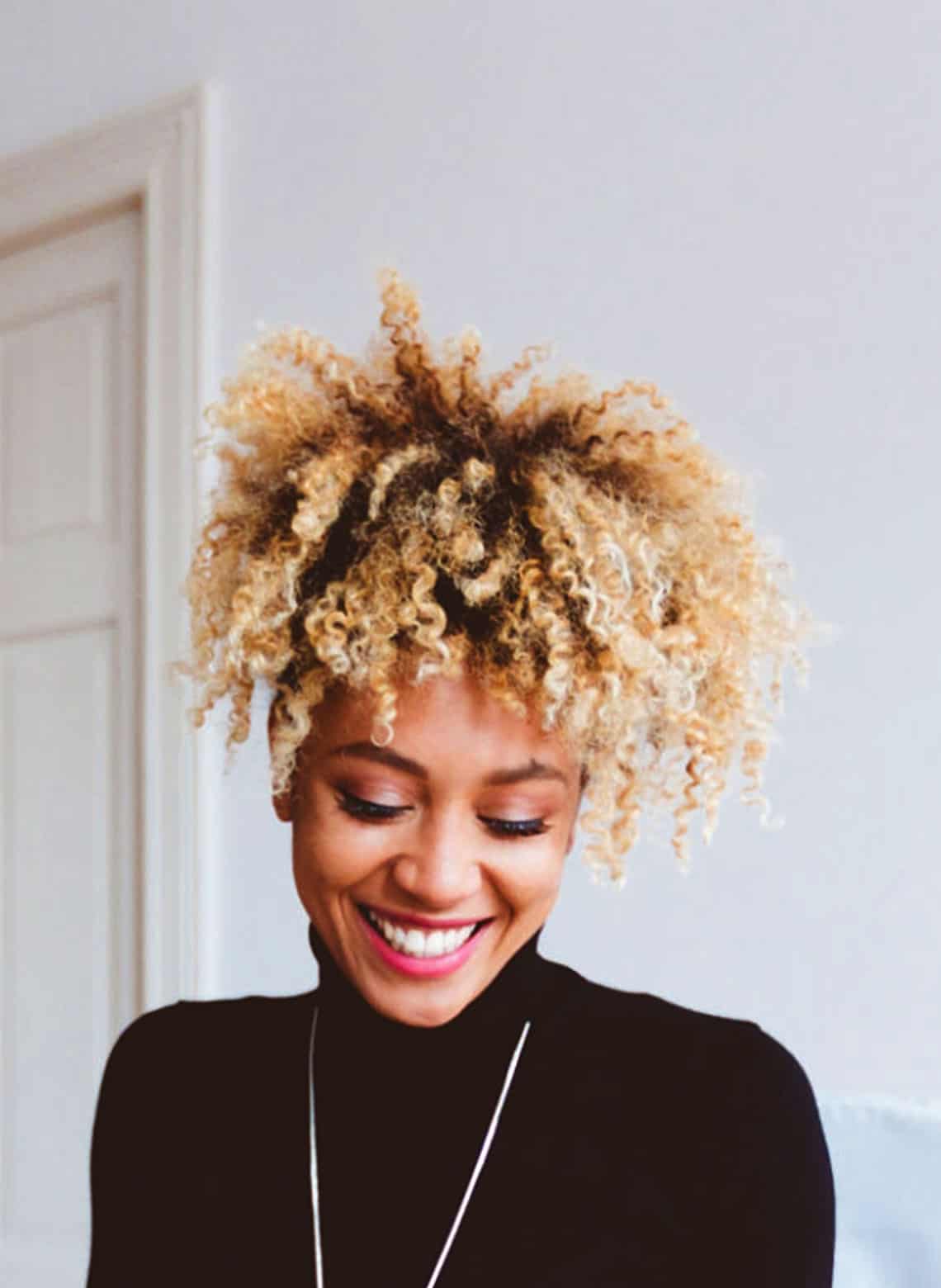 Shoulder Length Honey Blonde Layered Curls — Easy Curly Hair Routine