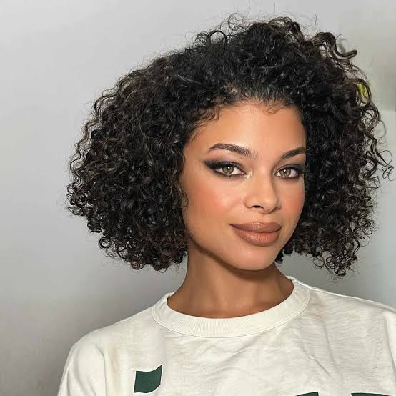 Chin Length Layered Bob With Defined Curls — Easy Curly Hair Routine